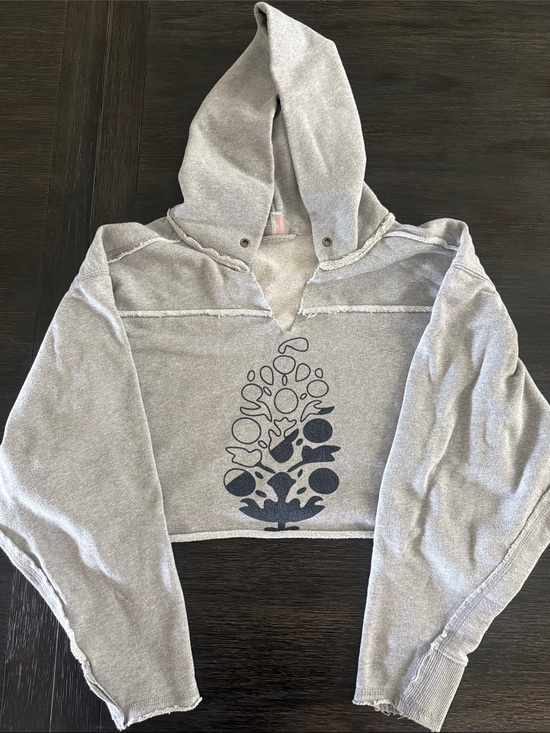 FP Movement by Free People Tops - Free People Movement Light Gray Cropped Hoodie with Navy Botanical Graphic sz S